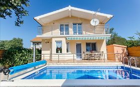 Dalmatian Village Charm - Spacious Villa With Pool Near Trogir