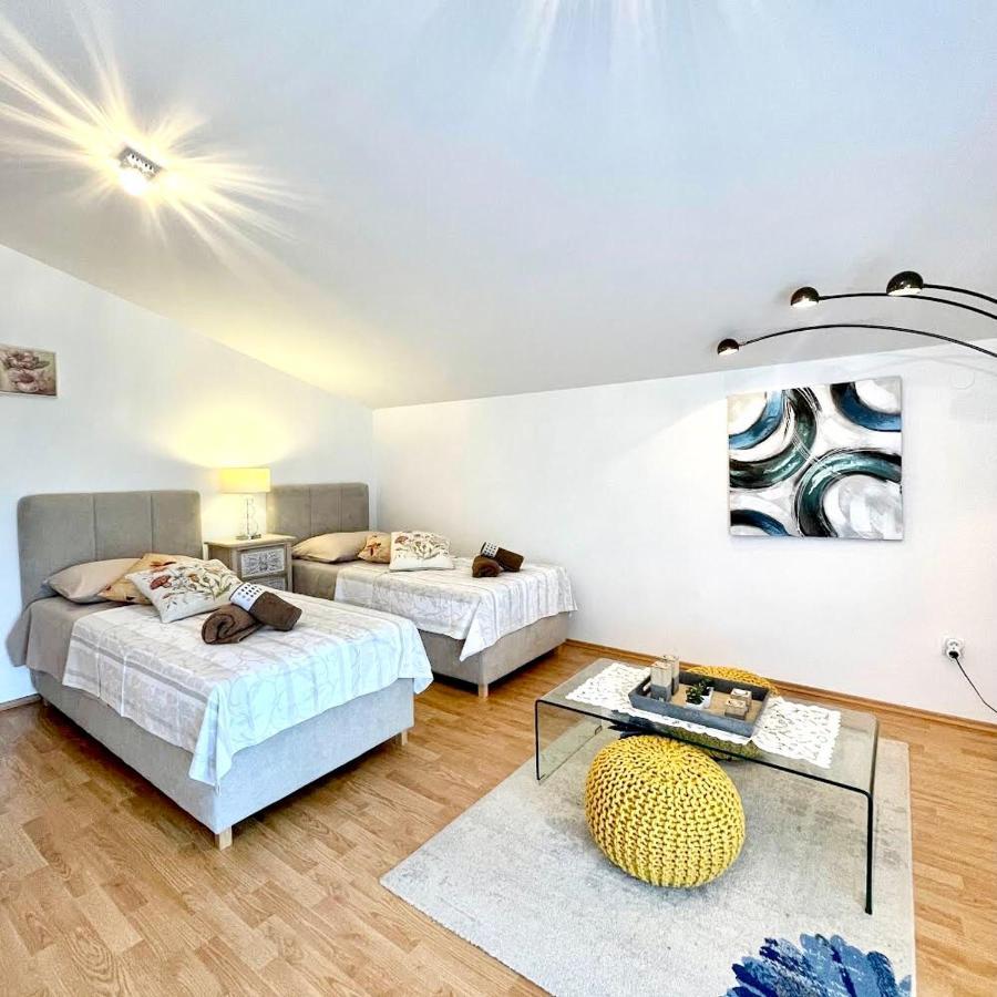 Dalmatian Village Charm - Spacious Villa With Pool Near Trogir Primorski Dolac Exterior foto