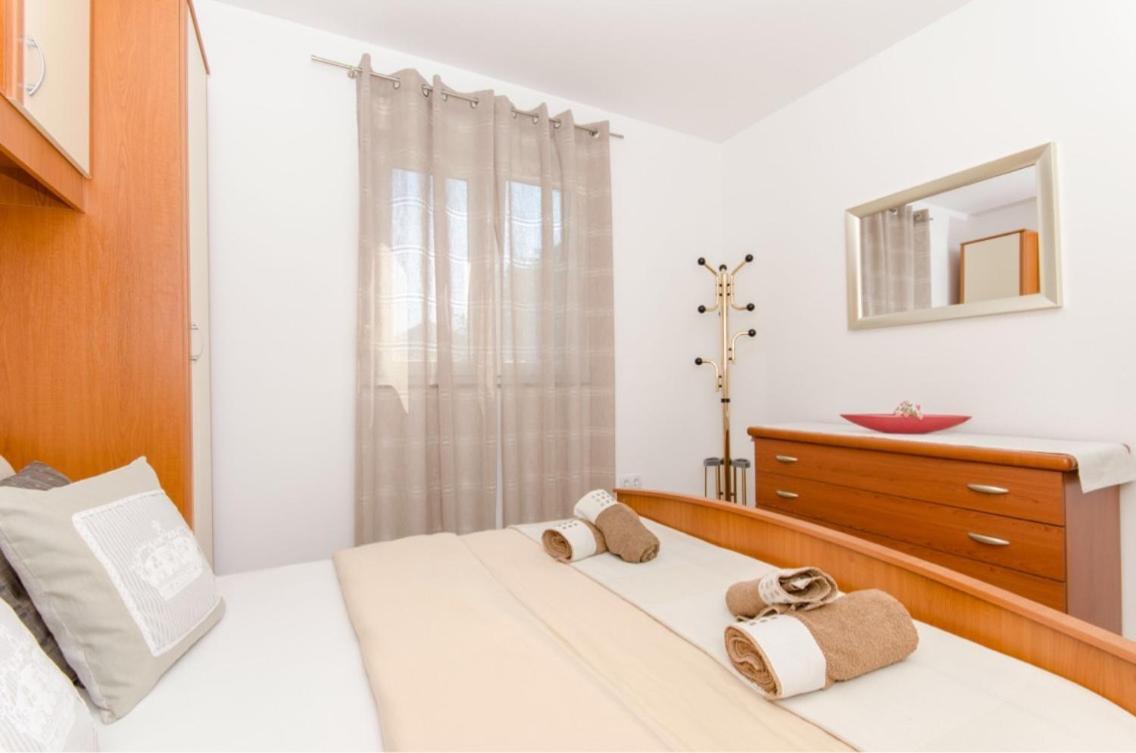 Dalmatian Village Charm - Spacious Villa With Pool Near Trogir Primorski Dolac Exterior foto