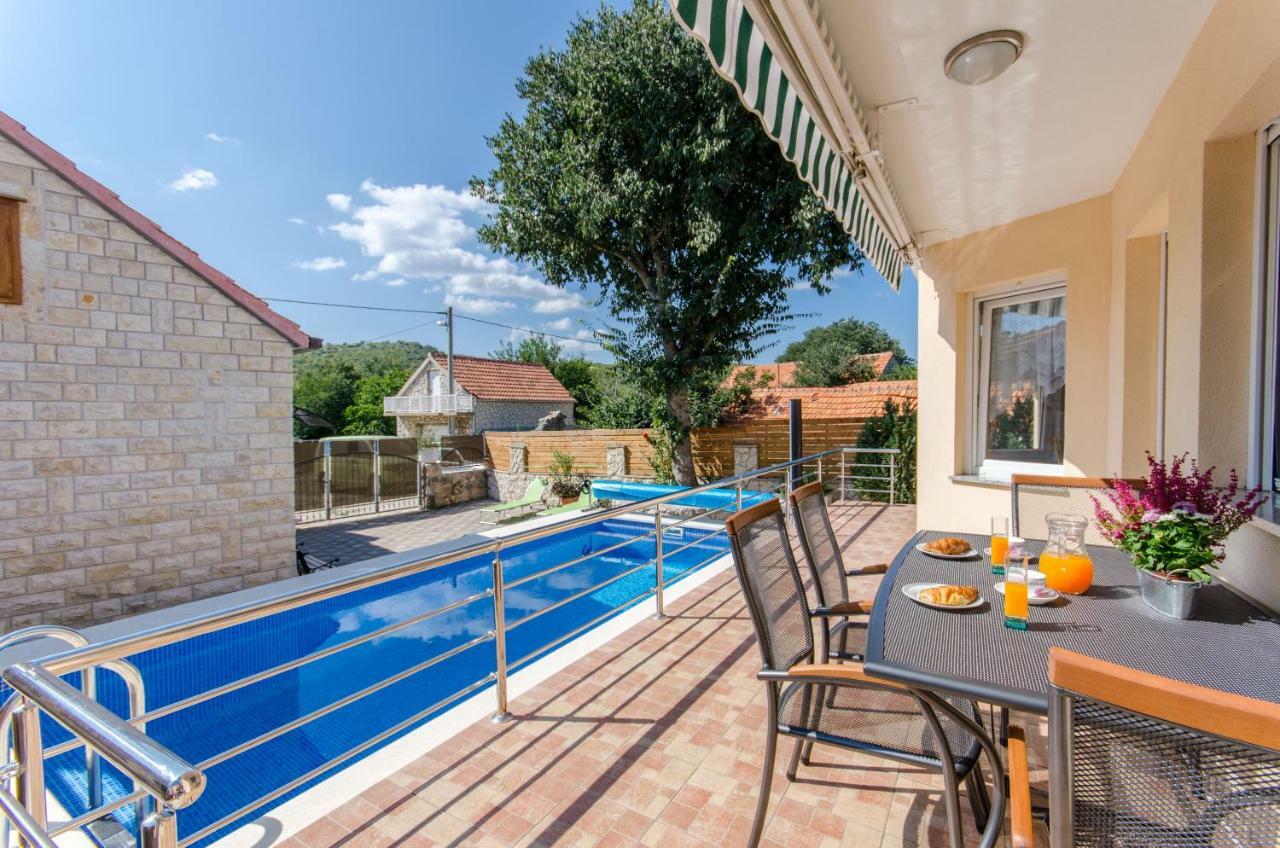 Dalmatian Village Charm - Spacious Villa With Pool Near Trogir Primorski Dolac Exterior foto