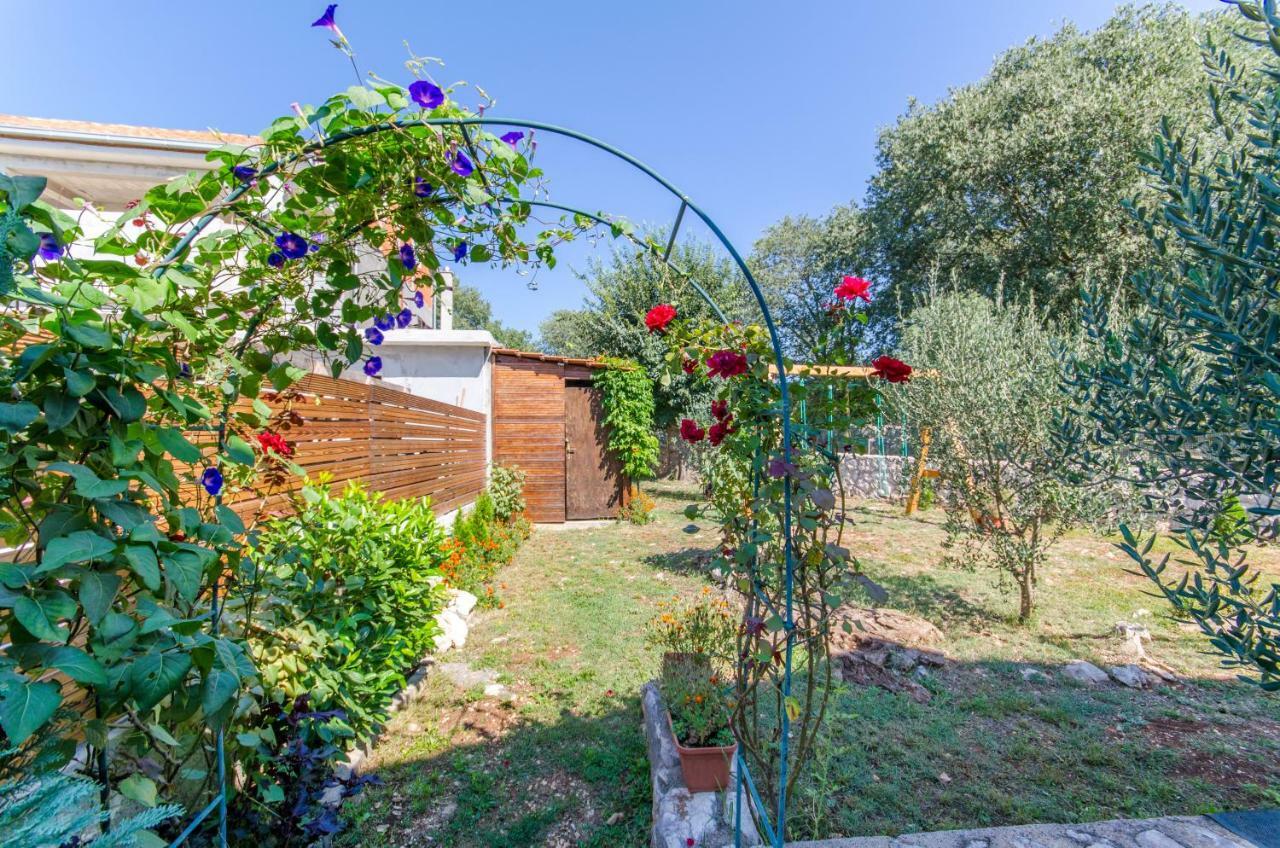 Dalmatian Village Charm - Spacious Villa With Pool Near Trogir Primorski Dolac Exterior foto