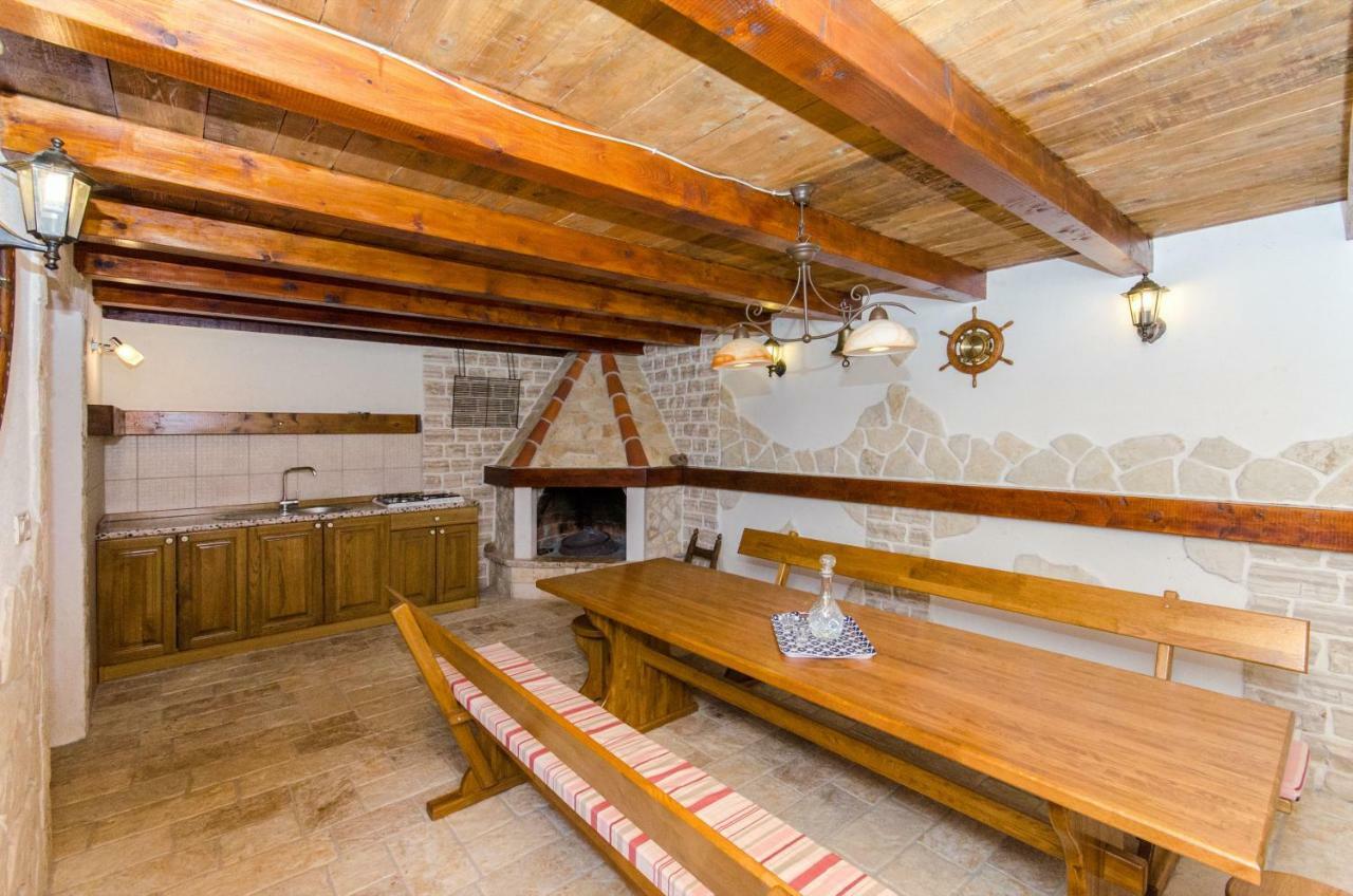 Dalmatian Village Charm - Spacious Villa With Pool Near Trogir Primorski Dolac Exterior foto